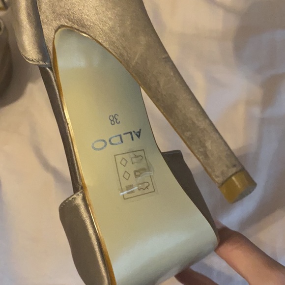 high heel shoes - Picture 2 of 6